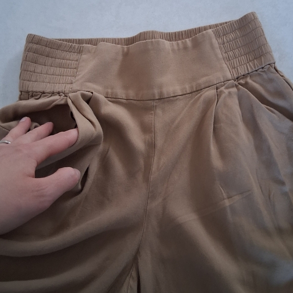 Sunday Best (Aritzia)/ Tan Sullivan Palazzo Capri Pants/ Size US XS - Picture 8 of 13